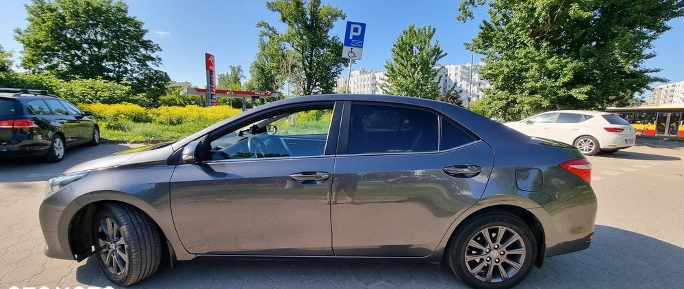 Toyota Corolla cena 52500 przebieg: 130914, rok produkcji 2016 z Warszawa małe 211